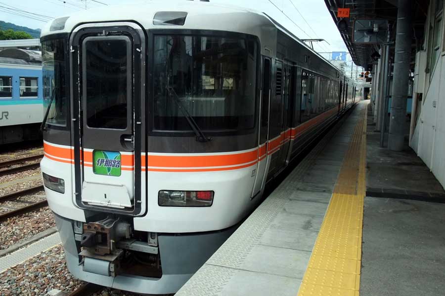 特急伊那路（画像：写真AC）