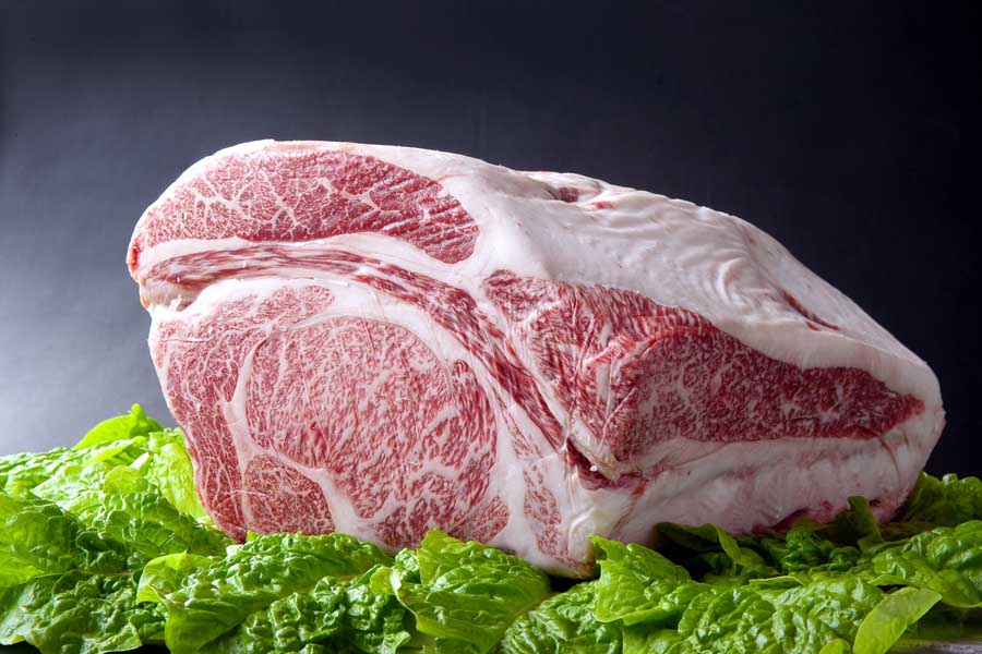 生の牛肉（画像：写真AC）