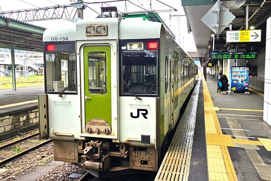 IGRいわて銀河鉄道線盛岡駅に到着した花輪線普通列車。2024年9月22日、筆者撮影（画像：大塚良治）