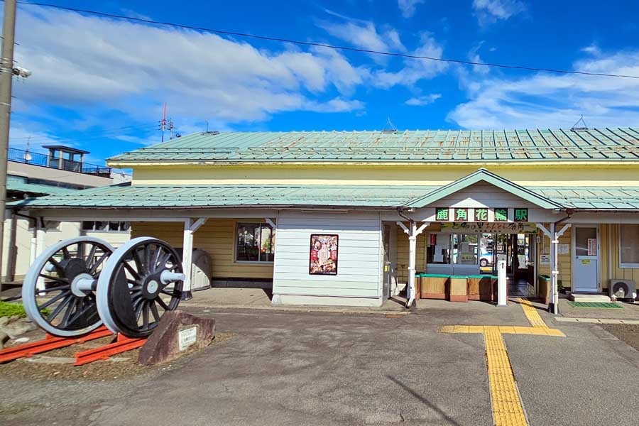 花輪線鹿角花輪駅。1985年｢男はつらいよ 寅次郎恋愛塾｣では渥美清さんが演じる主人公寅さんが陸中花輪駅（当時）に降り立つシーンがある。2024年8月30日、筆者撮影（画像：大塚良治）