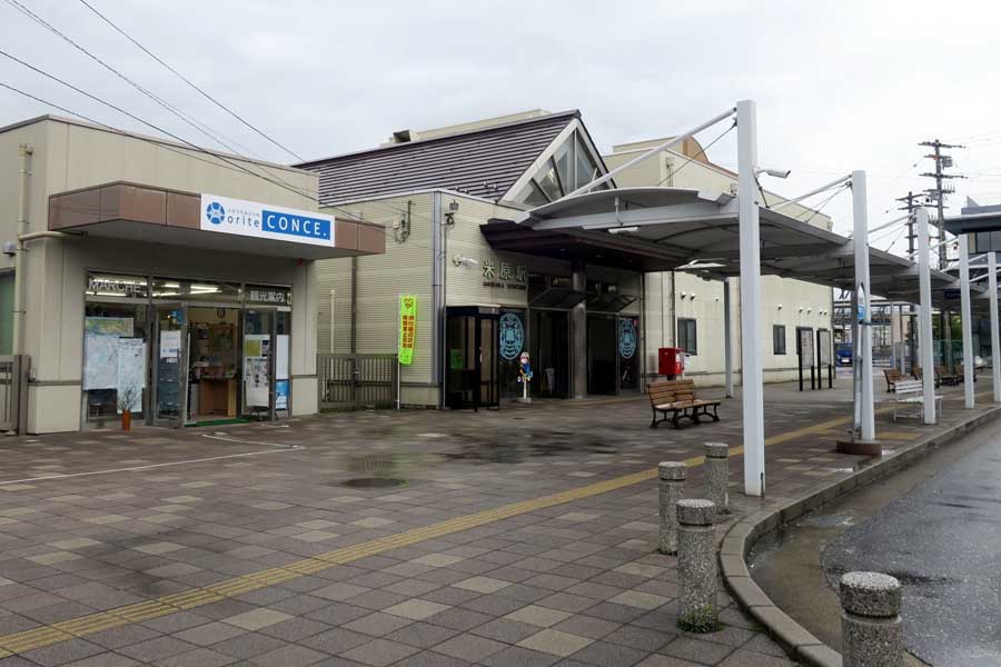 米原駅前の様子（画像：写真AC）