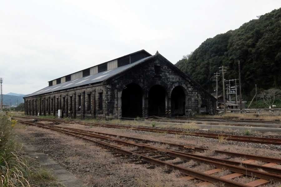 運休が続く人吉駅周辺では、新幹線が実現すれば新しい駅ができるのだろうかという期待がある（画像：昼間たかし）