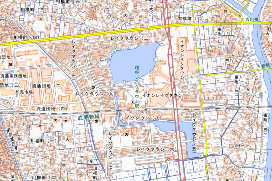 現在の「越谷レイクタウン」周辺の地図（画像：国土地理院）