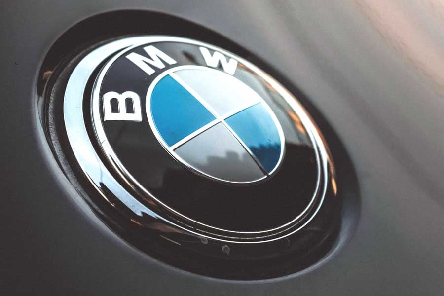 BMWのロゴ(画像:Pexels)