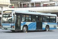 【画像】「えっ…！」これがバス運転士の「年収」です！ グラフで見る