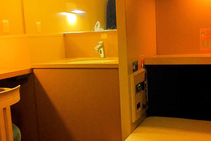 サンライズの「車内」（画像：写真AC）