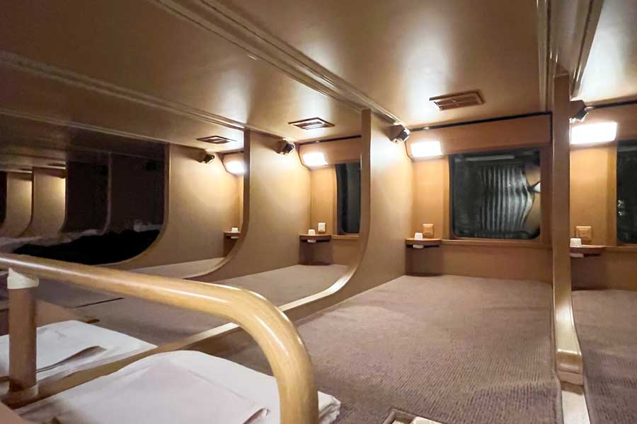 サンライズの「車内」（画像：写真AC）