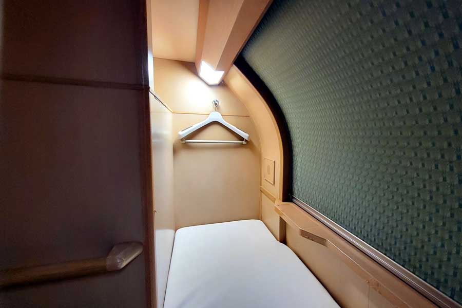 サンライズの「車内」（画像：写真AC）