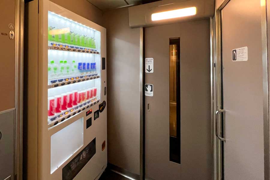 サンライズの「車内」（画像：写真AC）