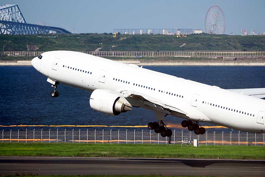 飛行機(画像:写真AC)