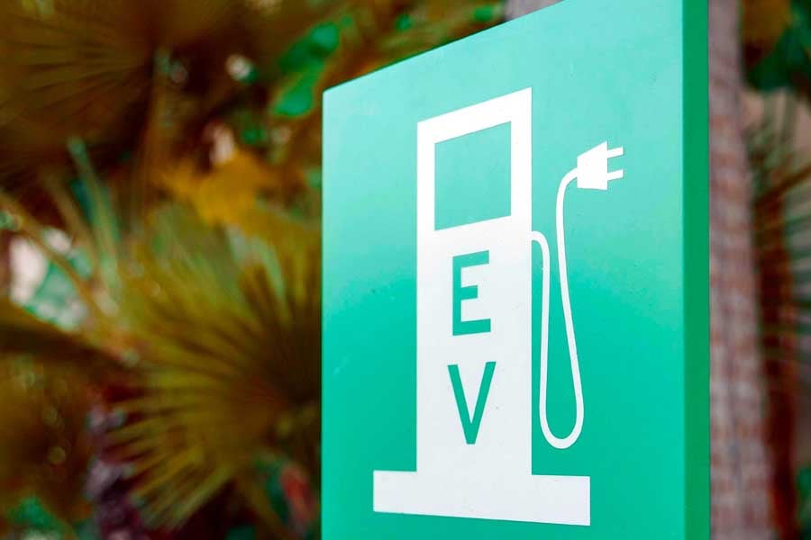 EV充電スタンド(画像:Pexels)
