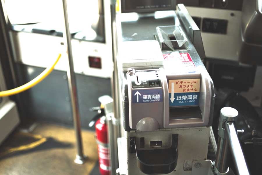 路線バス(画像:写真AC)