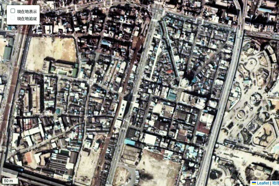 1975年頃に撮影された「通天閣」周辺の航空写真（画像：国土地理院）