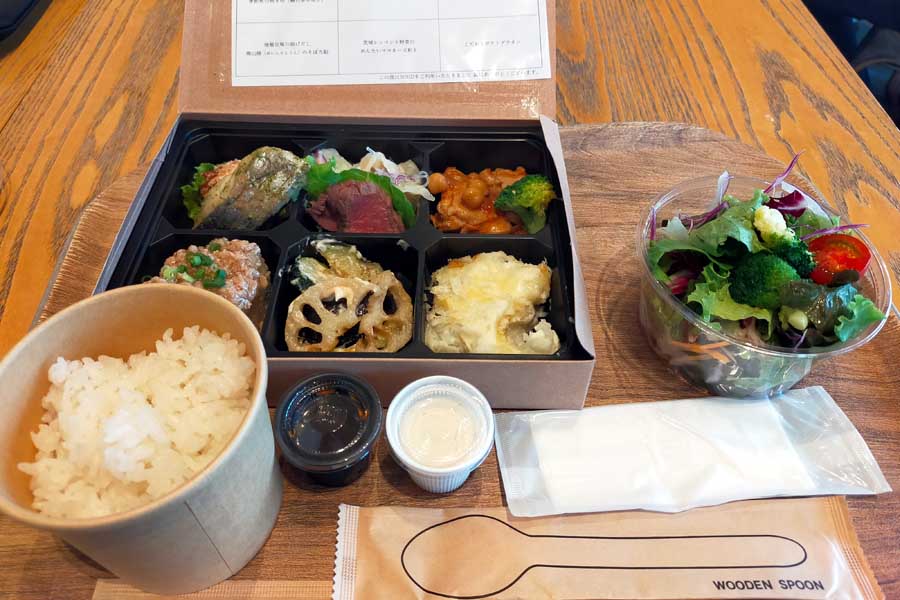 「道の駅さかい」。茶蔵内「SHED」の常陸牛・梅山豚・境町の野菜を使用した「SHED BOX」（画像：中村圭）