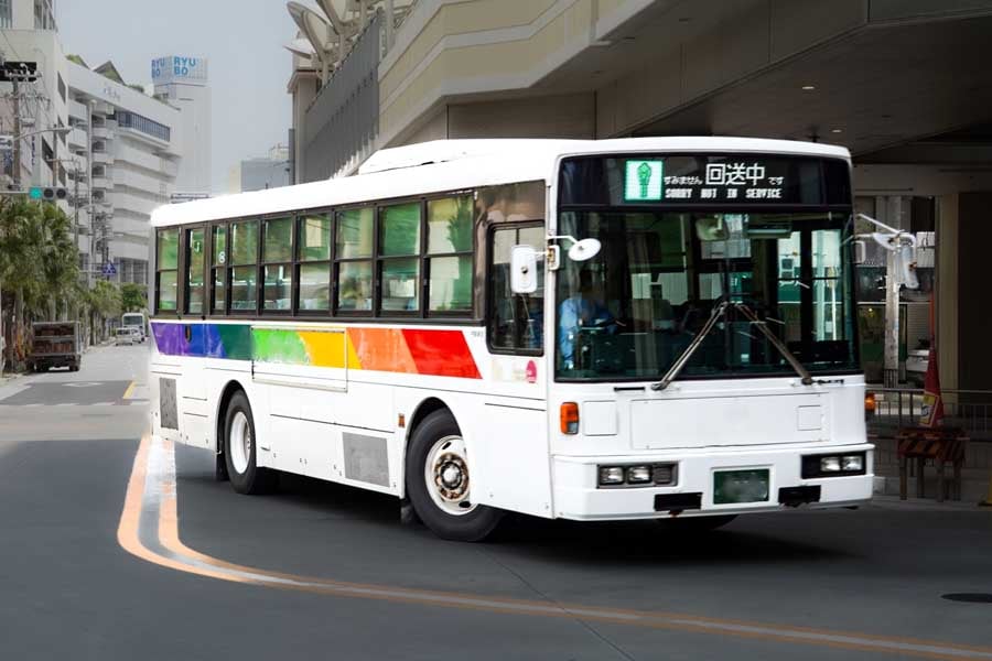 路線バス(画像:写真AC)