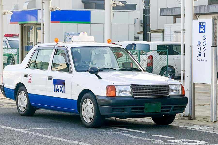 タクシー（画像：写真AC）