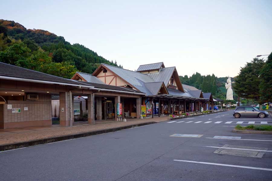 車中泊のイメージ（画像：写真AC）