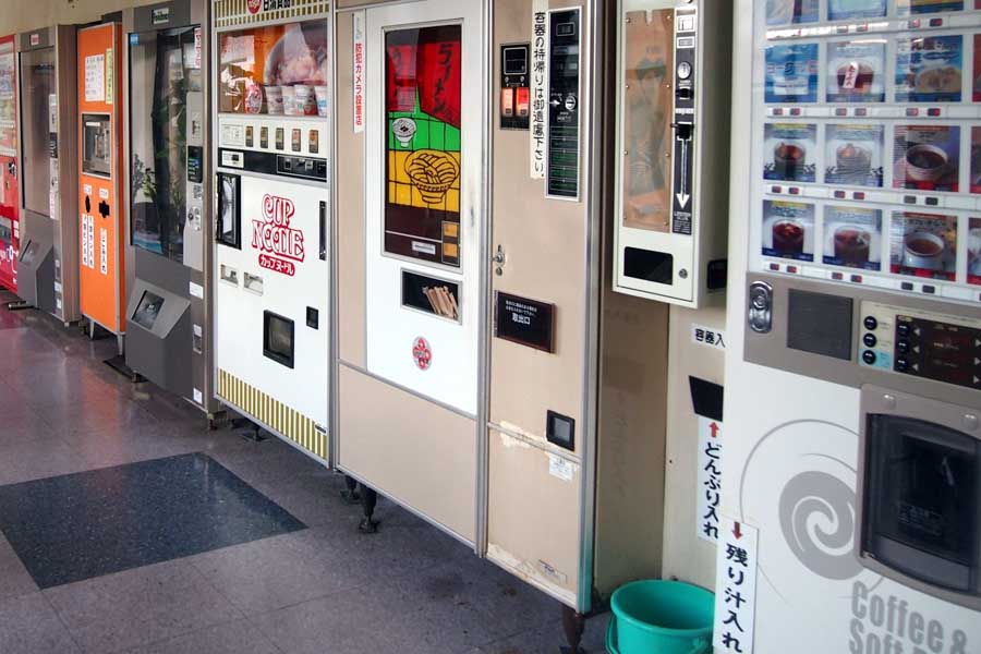 ドライブインのイメージ（画像：写真AC）