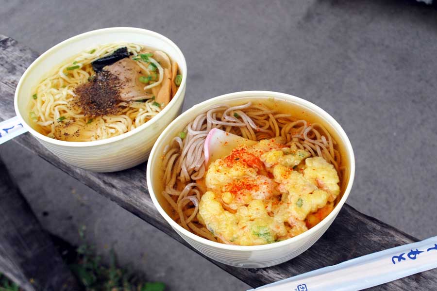 レトロ自販機の「蕎麦」（画像：写真AC）