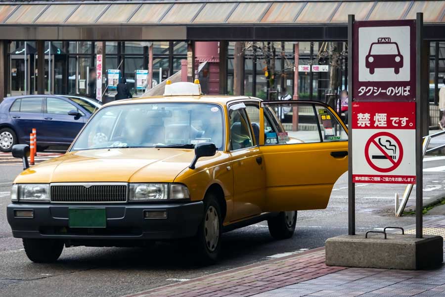 タクシー(画像:写真AC)