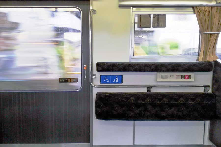 公共交通（画像：写真AC）