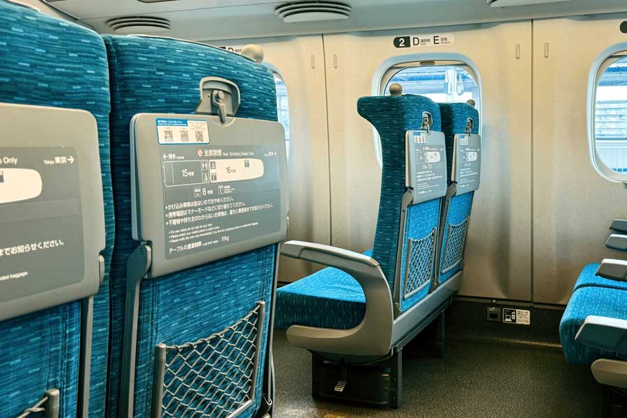 新幹線（画像：写真AC）