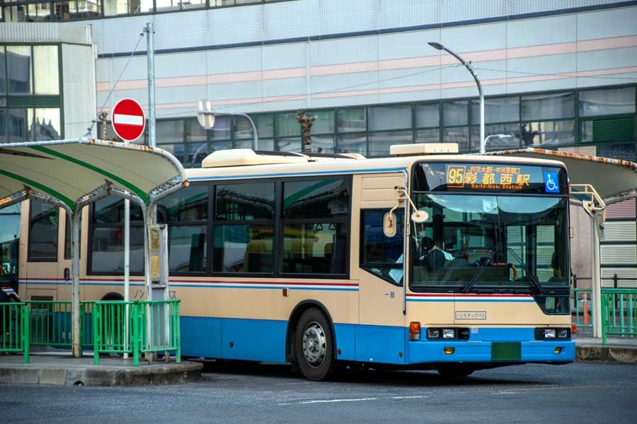 路線バス(画像:写真AC)