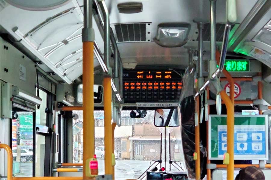 路線バス(画像:写真AC)