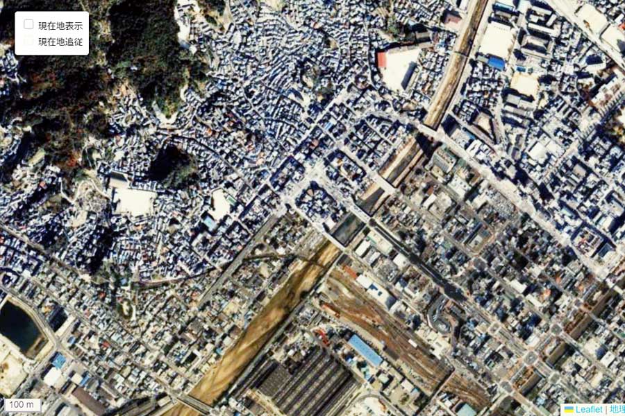 1990年頃の「呉駅」周辺の航空写真（画像：国土地理院）