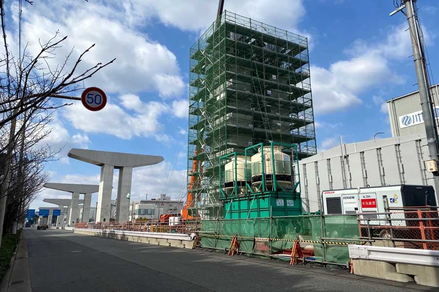 北部で進む阪神高速の橋脚工事(画像:高田泰)
