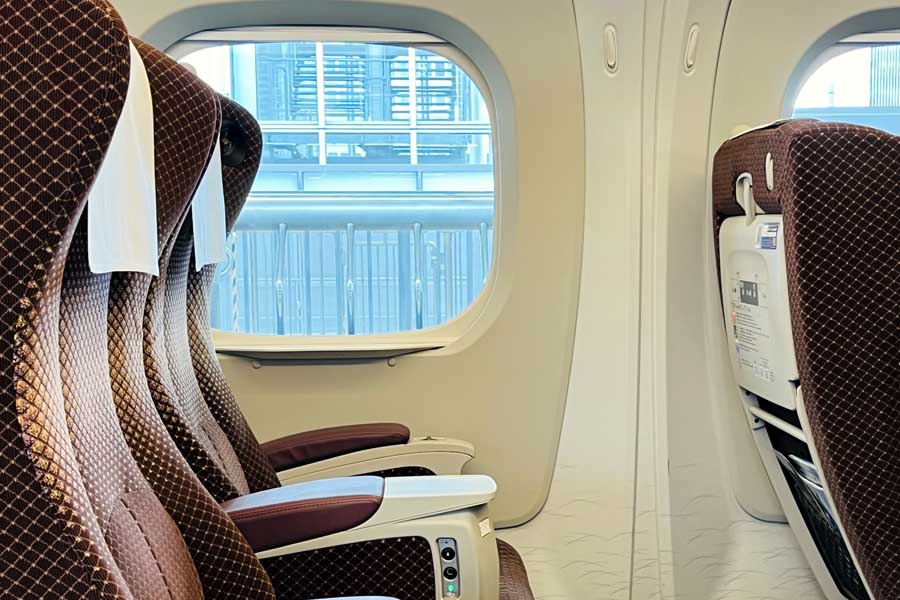 新幹線（画像：写真AC）