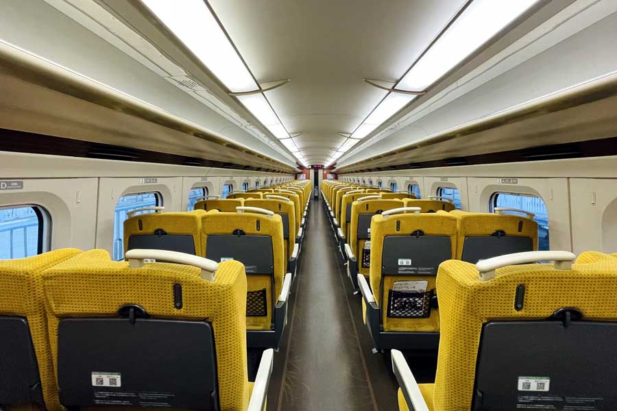 新幹線（画像：写真AC）