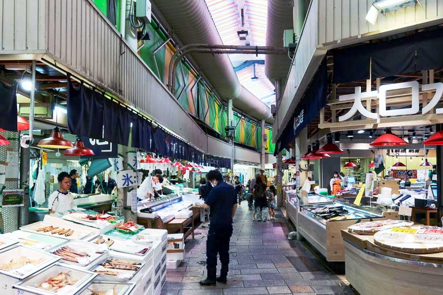 アーケード商店街（画像：写真AC）