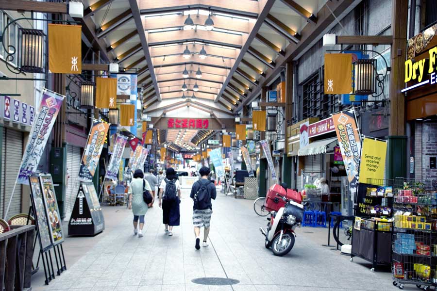 アーケード商店街（画像：写真AC）