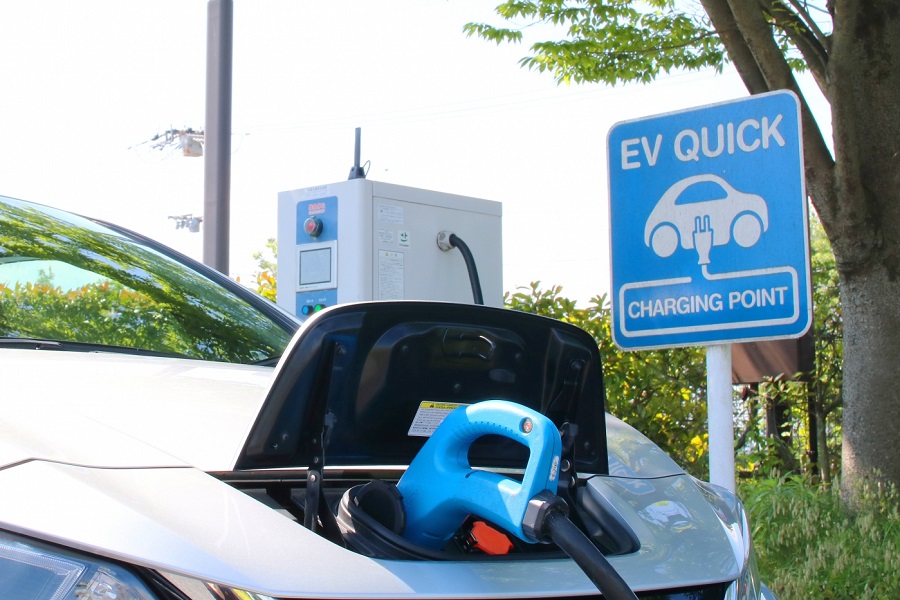 充電スタンド（画像：写真AC）