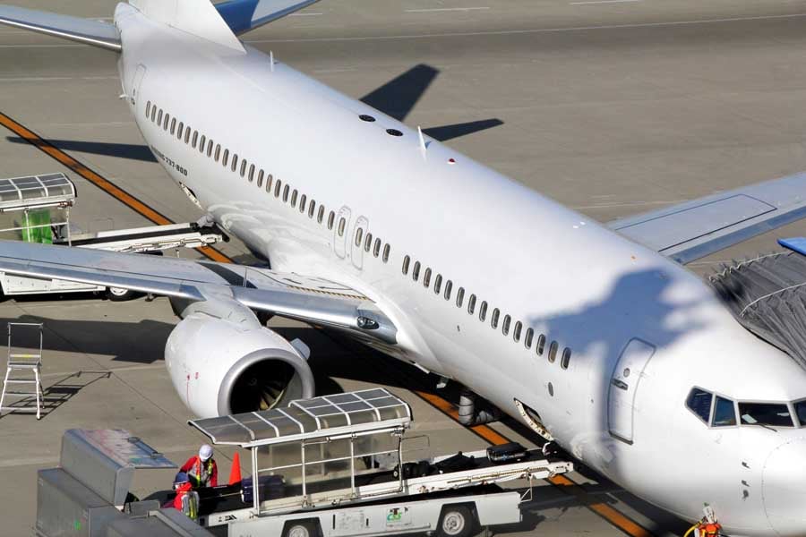 飛行機(画像:写真AC)