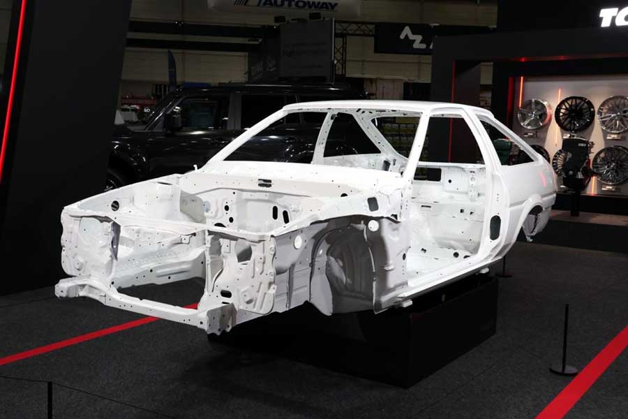あAE86のホワイトボディ(画像:AUTO SALON)