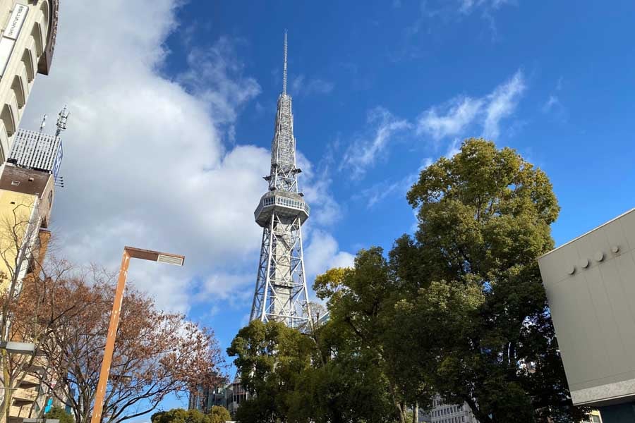 久屋大通公園に立つ中部電力未来タワー(画像:高田泰)