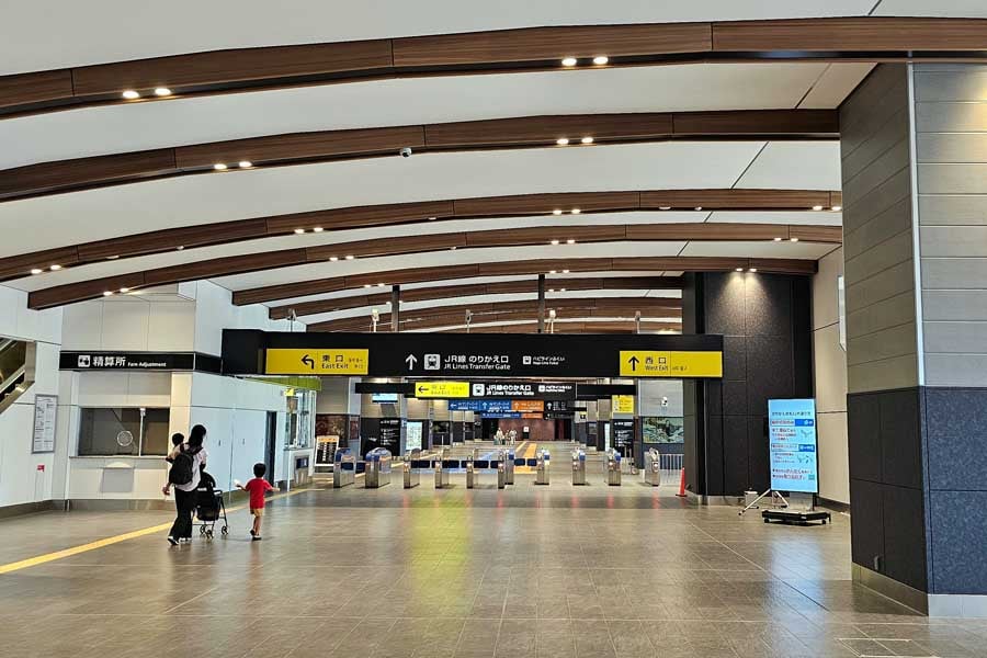 北陸新幹線と北陸本線特急の乗継駅となった敦賀駅。2024年8月1日(画像:大塚良治)