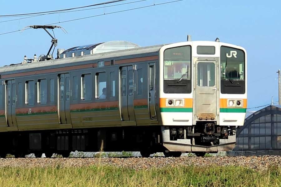 ローカル線(画像:写真AC)