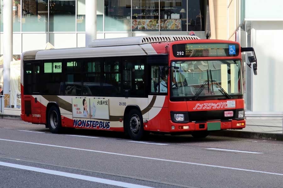路線バス(画像:写真AC)