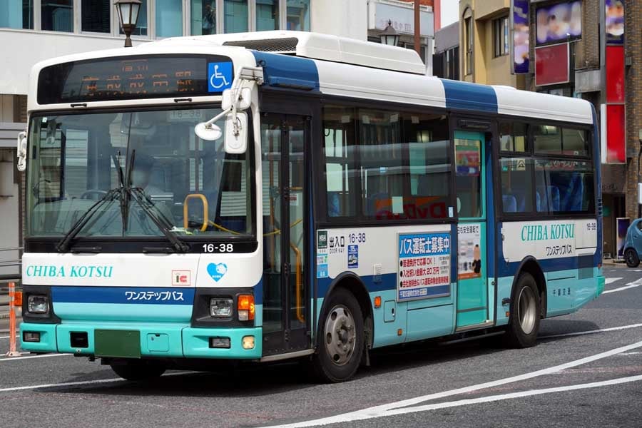 路線バス(画像:写真AC)