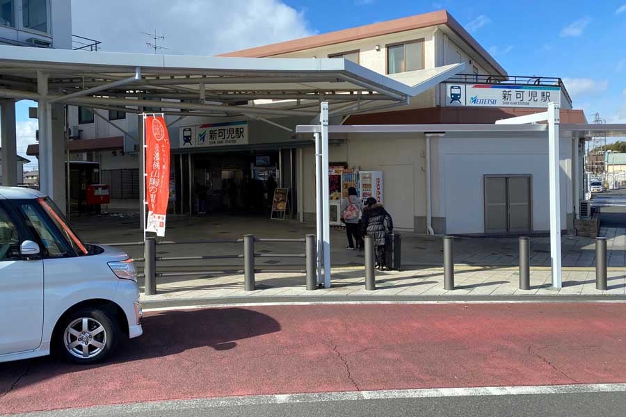 御嵩駅行き列車が出発する可児市の名鉄新可児駅(画像:高田泰)