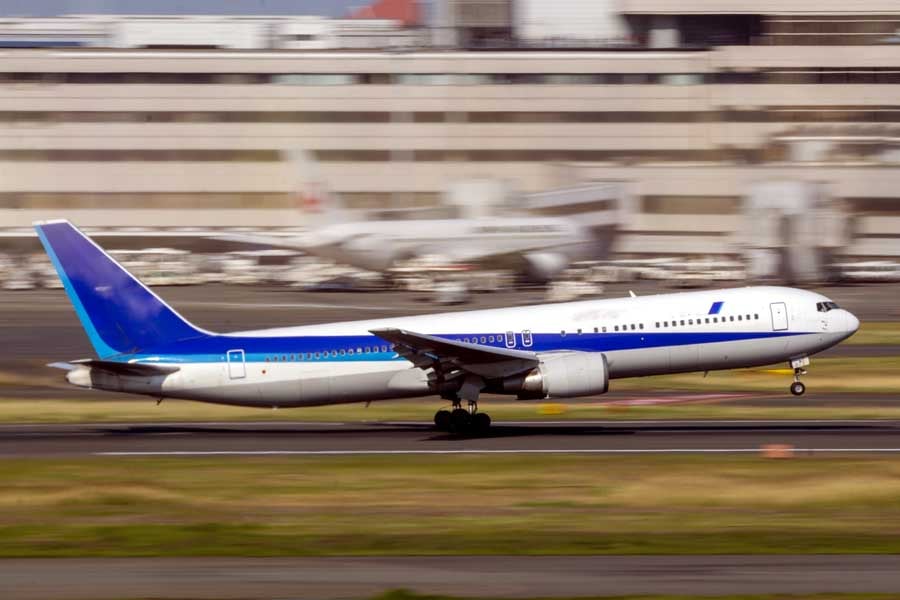 飛行機(画像:写真AC)