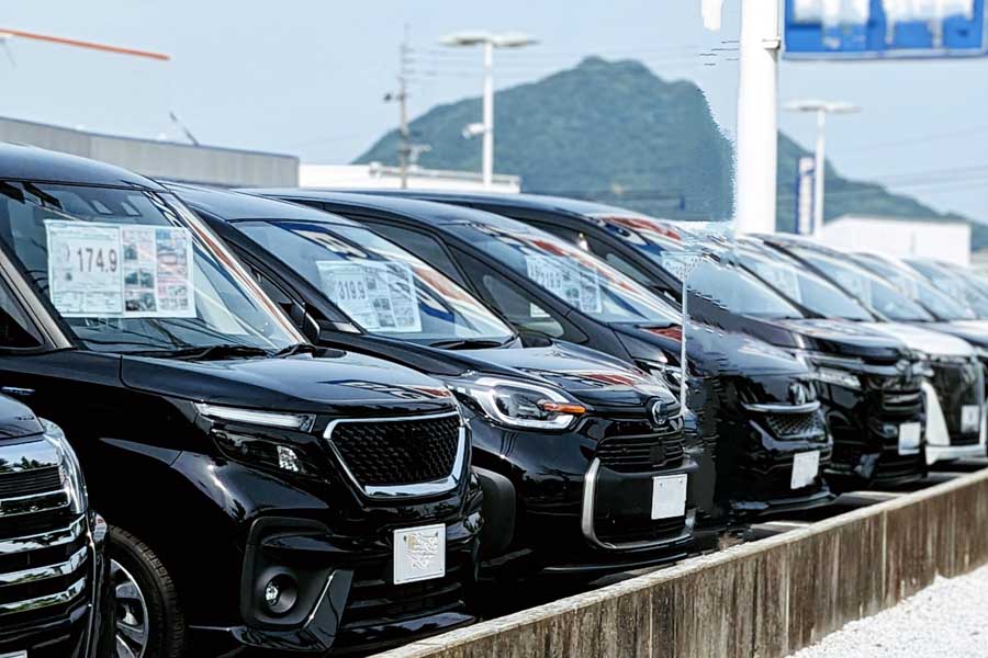 中古車店（画像：写真AC）
