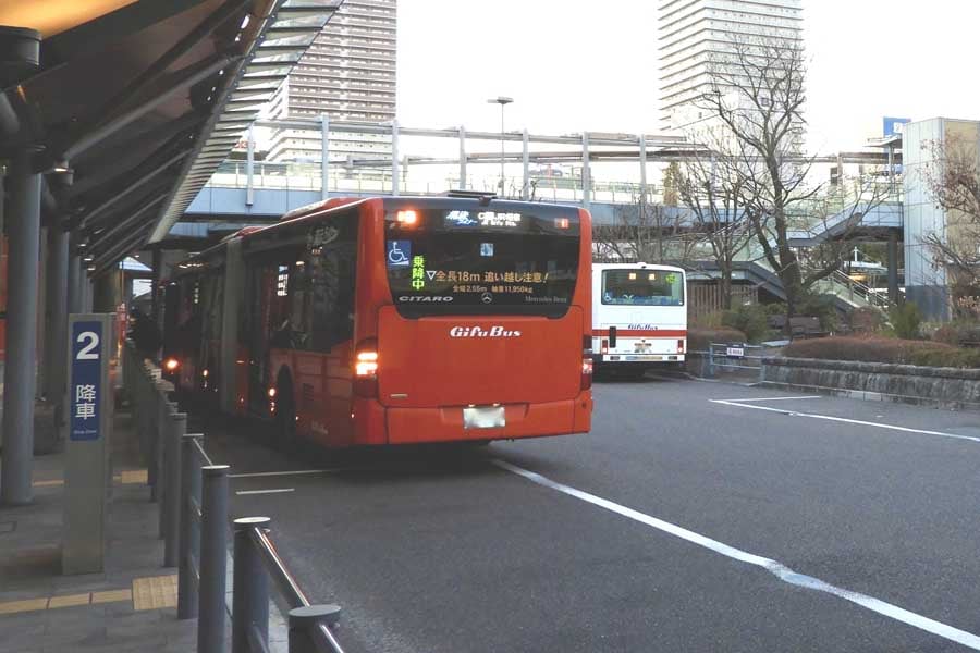 バスターミナル(画像:写真AC)