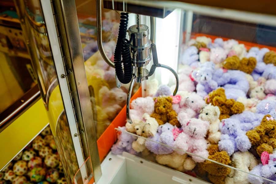 クレーンゲーム（画像：写真AC）