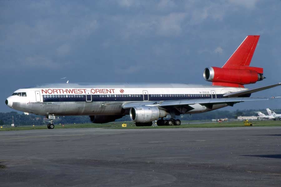 1985年、デトロイト・メトロポリタン空港のノースウエスト・オリエント・マクドネル・ダグラスDC-10(画像:lipperarctic)