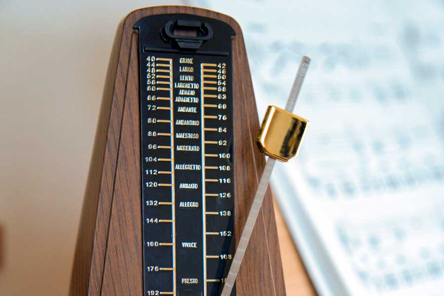 運転に向いた音楽はテンポがポイント（写真：写真AC）