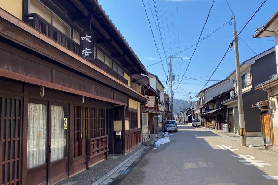 小京都の雰囲気を漂わせる小浜市の重要伝統的建造物群保存地区(画像:高田泰)